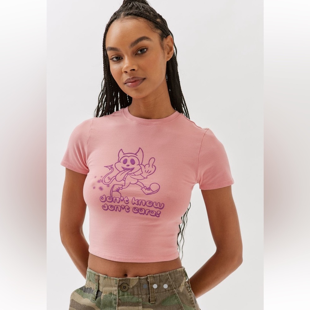 Urban outfitters “Don’t know don’t care” baby tee
